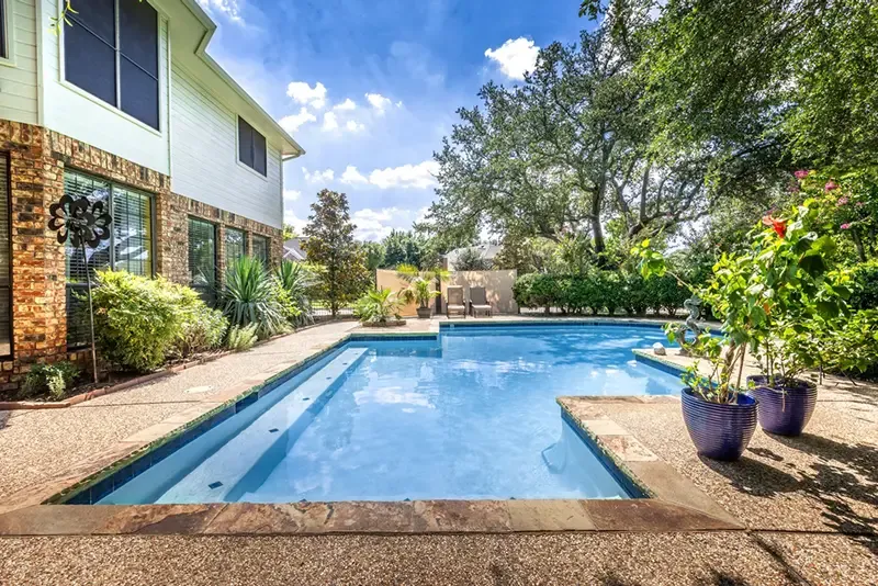Custom swimming pool in Katy, TX